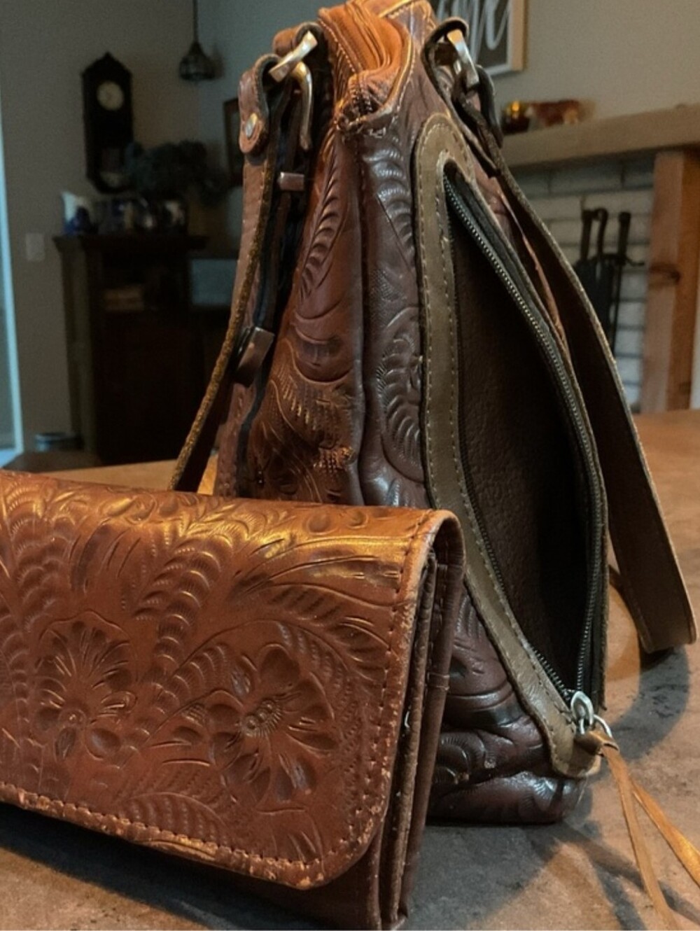 American West tooled leather conceal carry purse with matching wallet - Picture 6 of 8